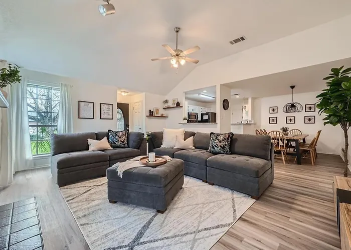 4br Family Retreat Near Austin & Kalahari * Round Rock
